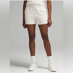 NWT Lululemon Softstreme Shorts - Bone - Size 8